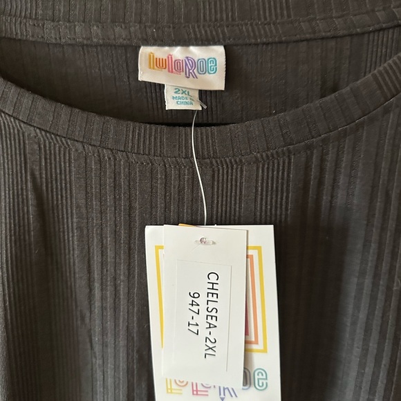 LuLaRoe CHELSEA T-SHIRT DRESS Gray NWT Size 2XL Ribbed with cuff sleeve - Picture 4 of 6